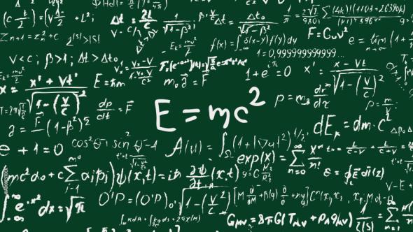 Tableau rempli de signes mathématiques