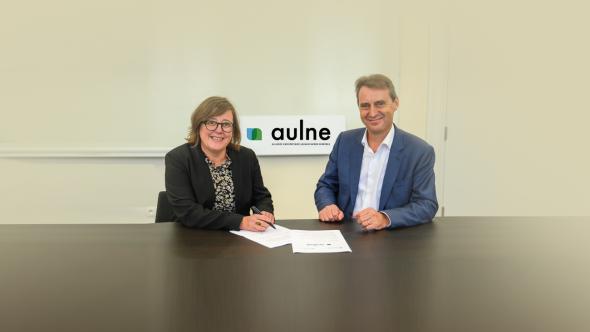 Signature de l'alliance AULNE - A. Castiaux (Rectrice UNamur) et V. Blondel (Recteur UCLouvain)