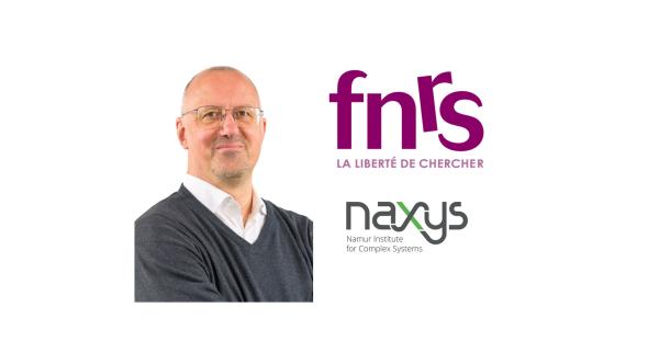 Photo d'Elio Tuci avec les logos FNRS et naXys