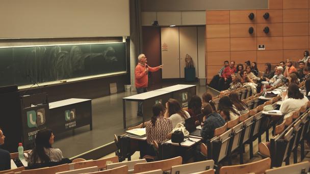 Etudiants en auditoire