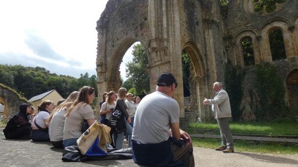 Etudiants de la Summer School en microbiologie en visite à Orval