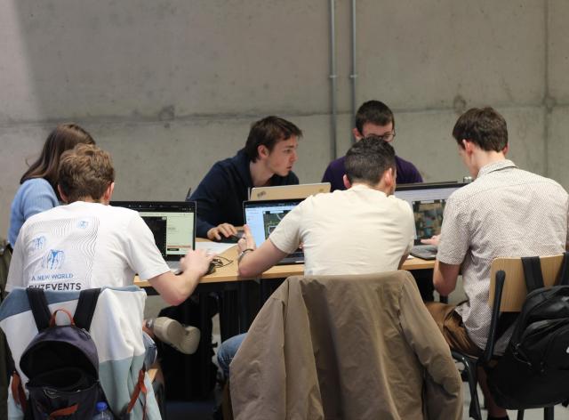 Jeunes sur PC