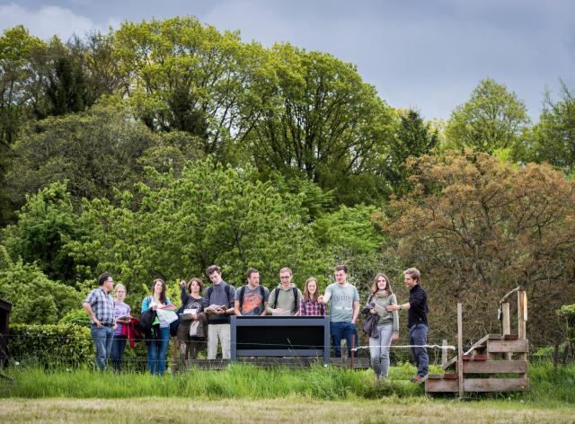 Groupe d'étudiants lors d'une activité en nature