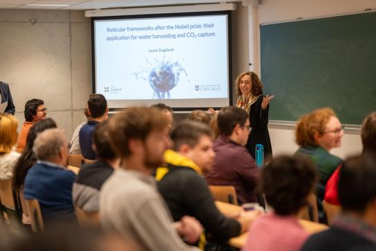 Picture of Laura gagliardi giving a seminar at the University of Namur on 22 October 2025